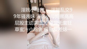 和女友在家里的沙发上做