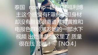  喂不饱的极品少妇露脸跟大哥激情啪啪，无毛白虎蝴蝶逼道具抽插按摩棒自慰