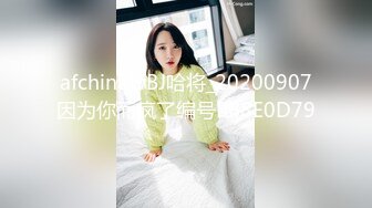 约两个巨乳妹子玩嗨了就顺便裸泳一下