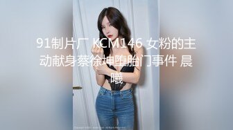 【极品轻熟女】少妇3P还是少妇放得开玩得花，与两个中年大叔玩3P十分淫乱，十分刺激！