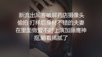 美臀炮友在游泳馆疯狂露出口交