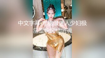 【新片速遞】家庭摄像头偷窥漂亮美眉换衣服 大白天开着门 你说她是怕别人看到呢还是希望被人看到 