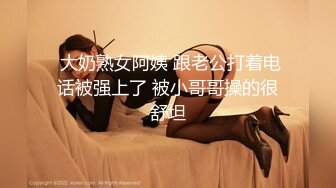 苗条漂亮妹子非常配合各种动作，淫水流了一片。