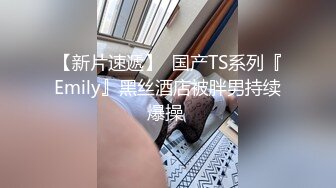  超级巨乳38G奶妈 被两姐妹一人含住一只 骑乘爆操