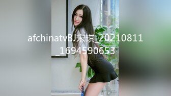 贫乳现役女大生小梦的AV初体验